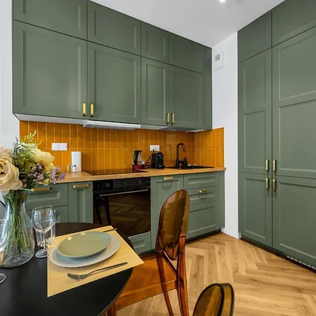 Praga - Parking, Terrace - By Rentujemy Appartamento *